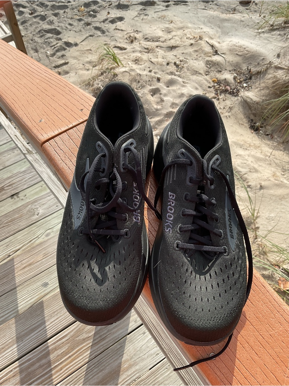 Brooks Men's Black Running Sneakers